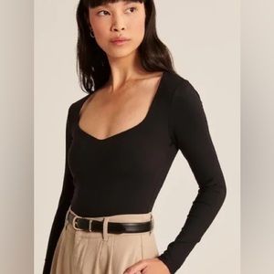 Abercrombie Long sleeve sweetheart neckline bodysuit